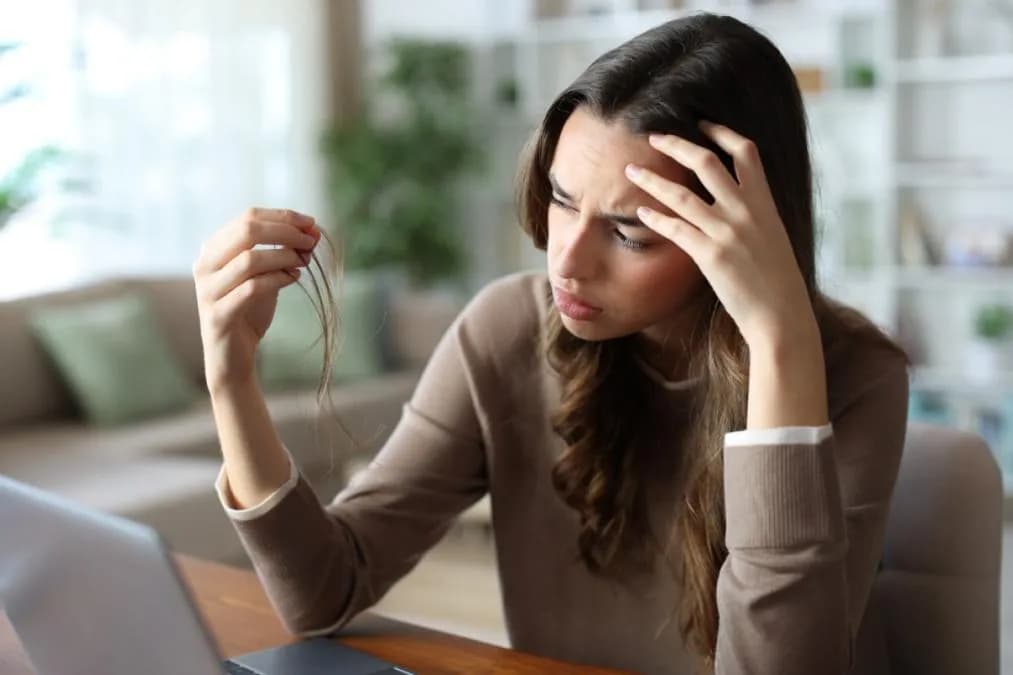 Alopecia femenina: cuándo buscar ayuda y cómo prevenirla