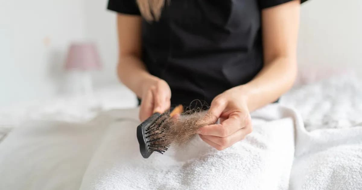 Aumento de la caída del cabello tras el verano: ¿cuándo es motivo de consulta?