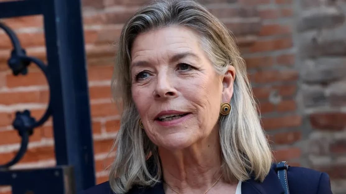María Roberts: Claves para integrar las canas con estilo