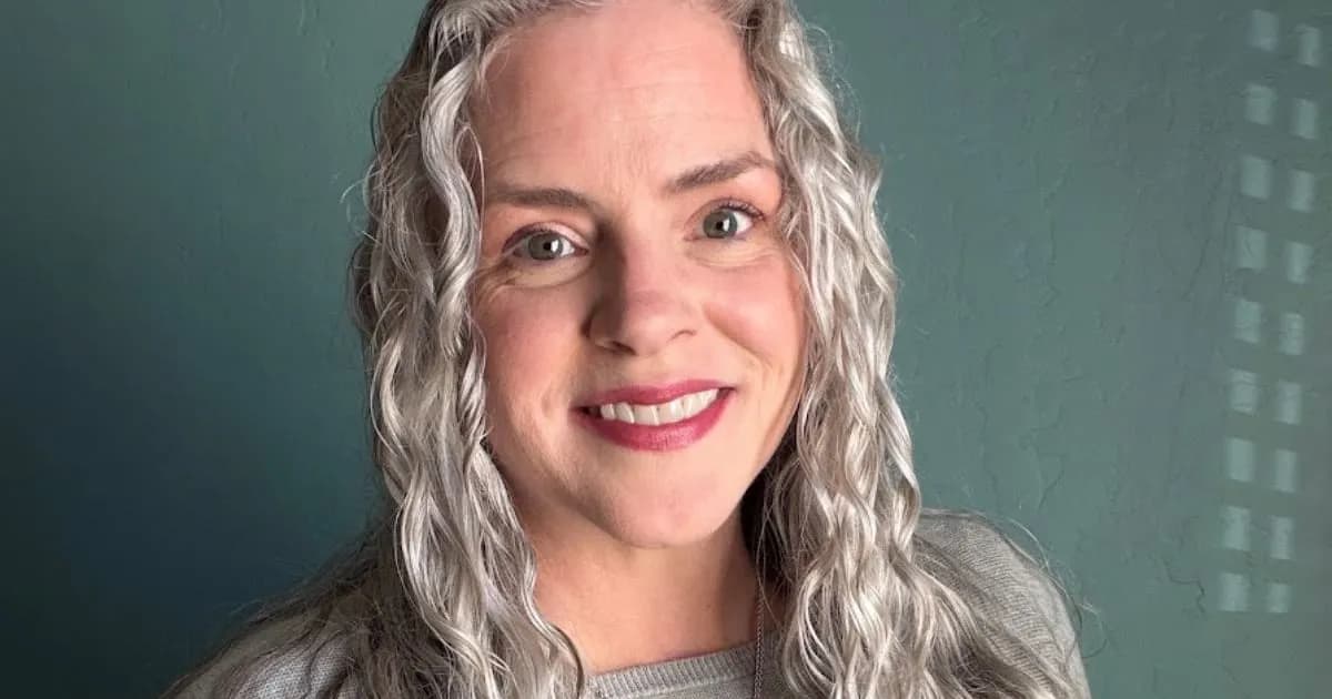 Impacto de la menopausia en la caída del cabello según Joli Campbell