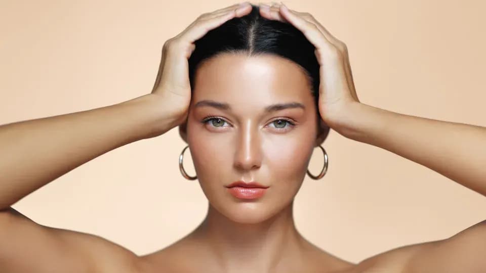 Los riesgos del peinado apretado: alerta sobre la alopecia de tracción