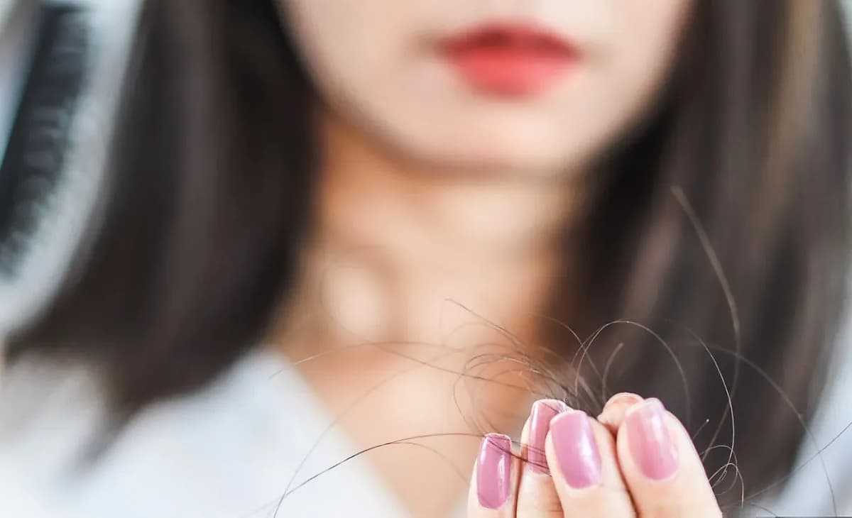 Caída del cabello en mujeres: causas y recomendaciones